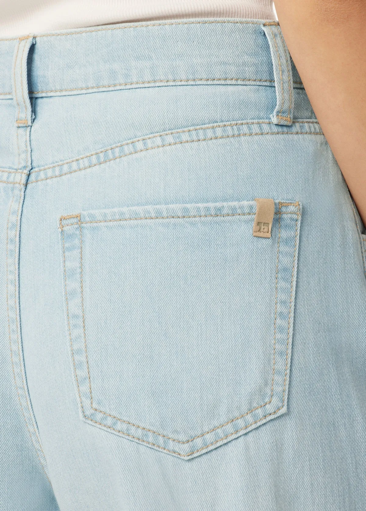 Pleated Wide Leg Ankle Jeans
