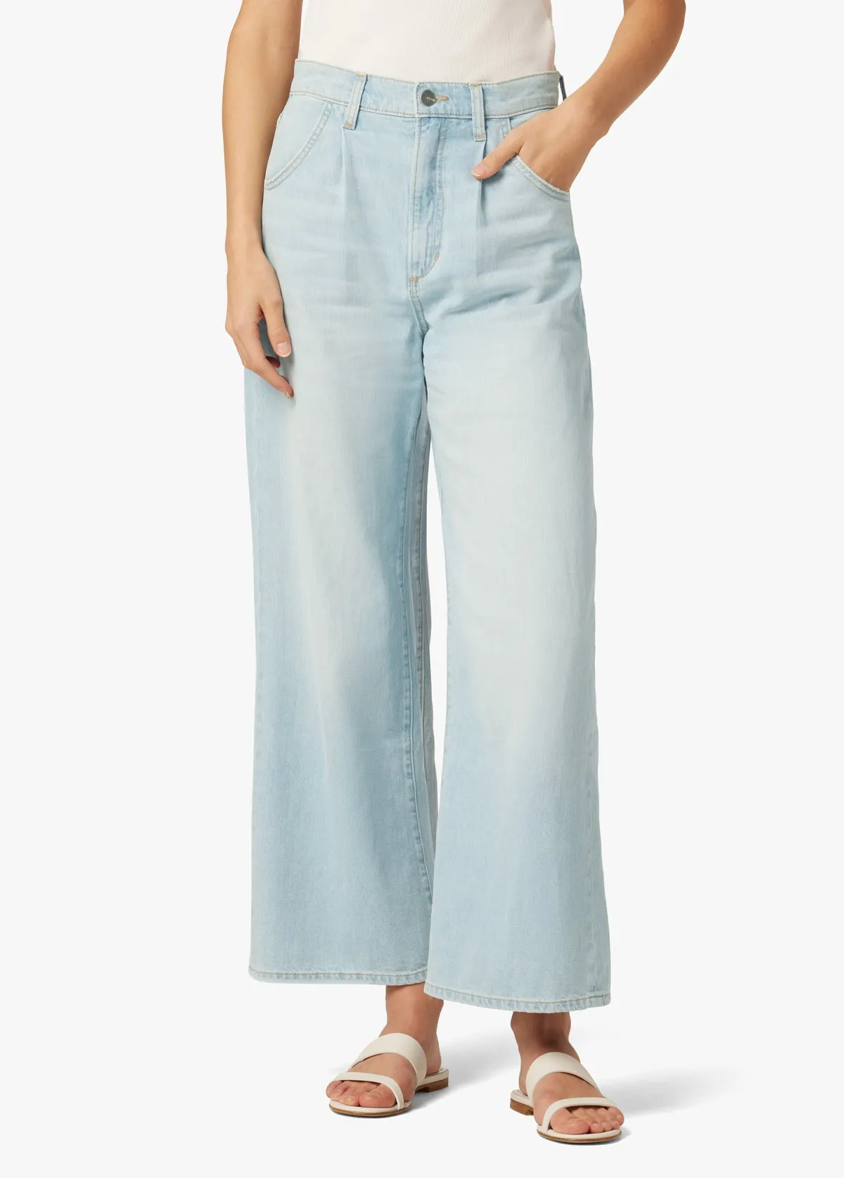Pleated Wide Leg Ankle Jeans