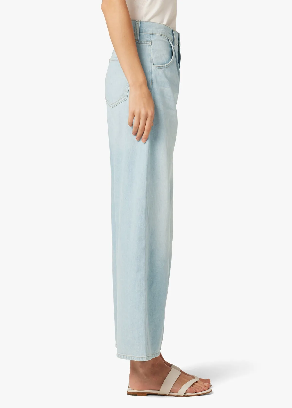 Pleated Wide Leg Ankle Jeans
