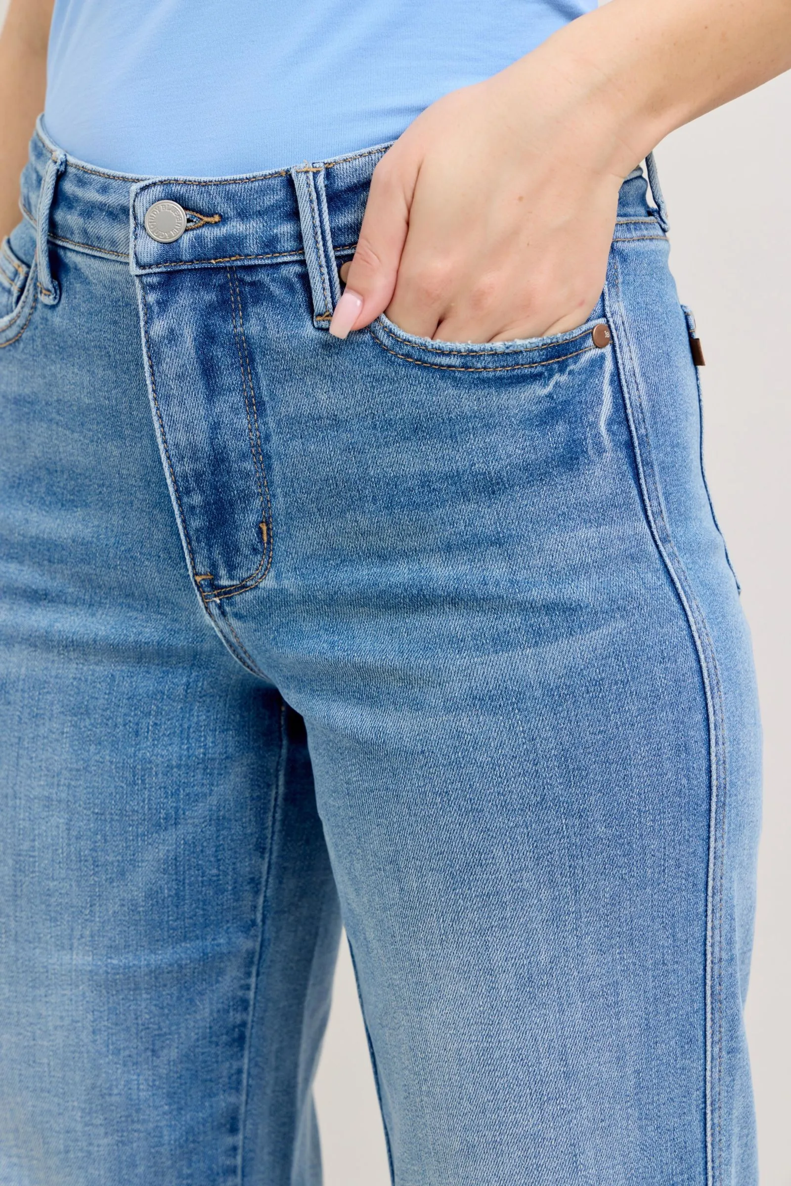 PRE-ORDER Judy Blue Mid Rise Tummy Control Vintage Wash Straight Jeans