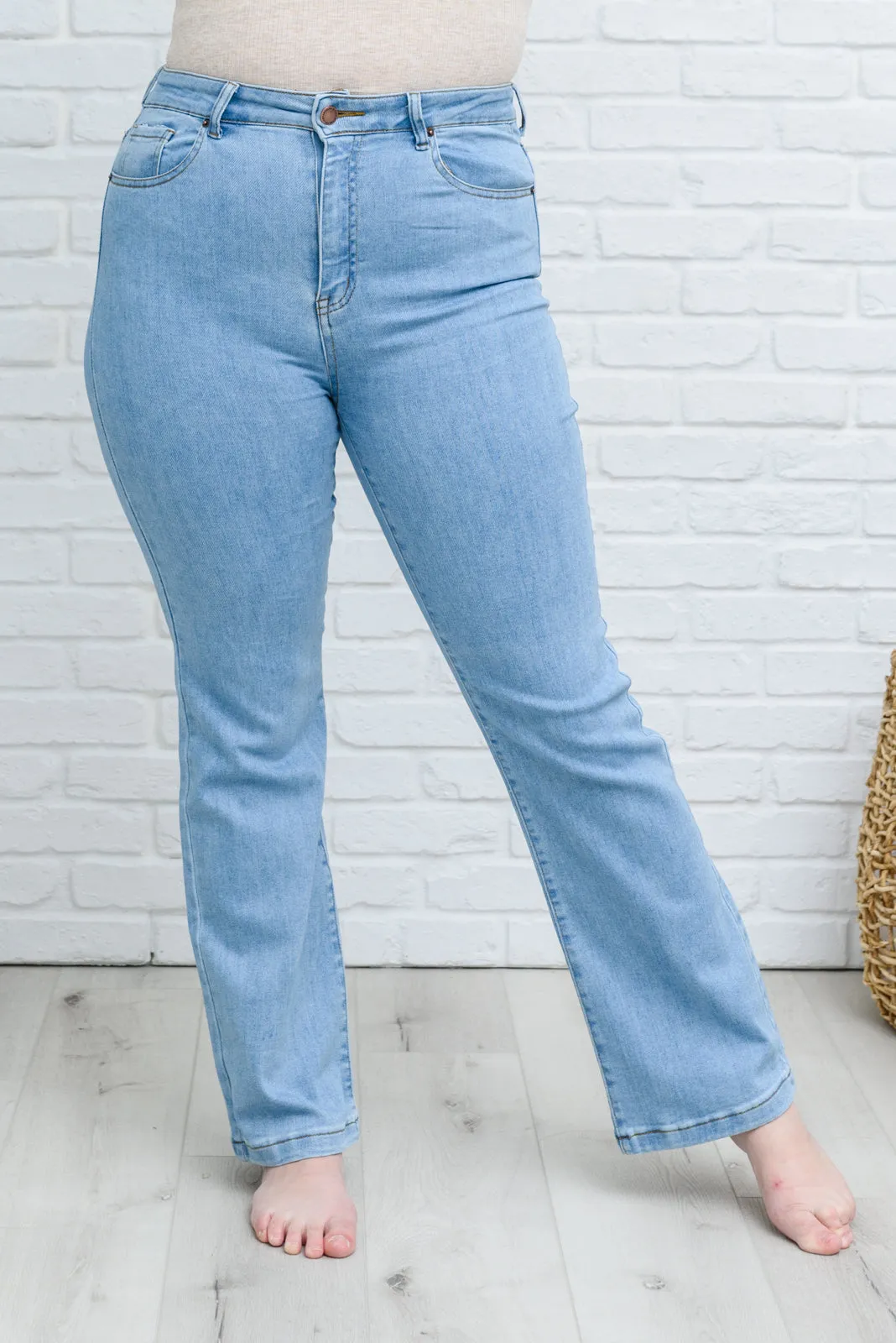 Rylee 90s High Rise Straight Leg Jeans